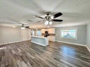 1201 86th Ave N in St. Petersburg, FL - Building Photo - Building Photo