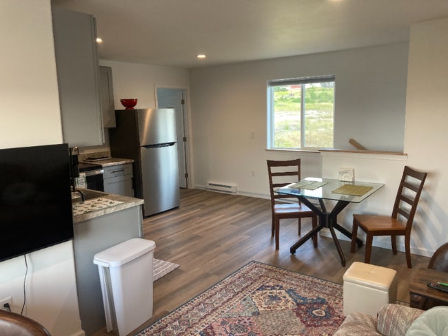 995 Silverette St, Unit Apt A in Helena, MT - Building Photo - Building Photo