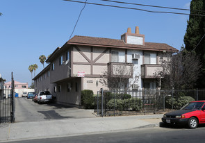 6651 Etiwanda Ave Apartments