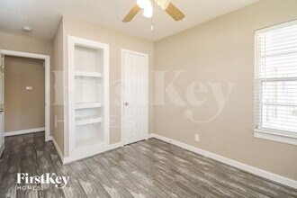 1204 Trenton Ln in Baytown, TX - Building Photo - Building Photo