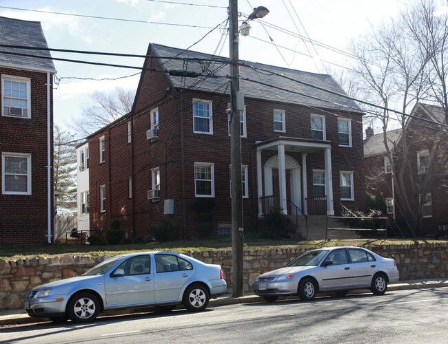 Rhodes Street in Arlington, VA - Building Photo - Building Photo