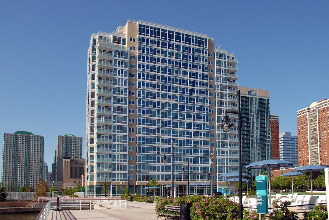 Laguna in Jersey City, NJ - Building Photo