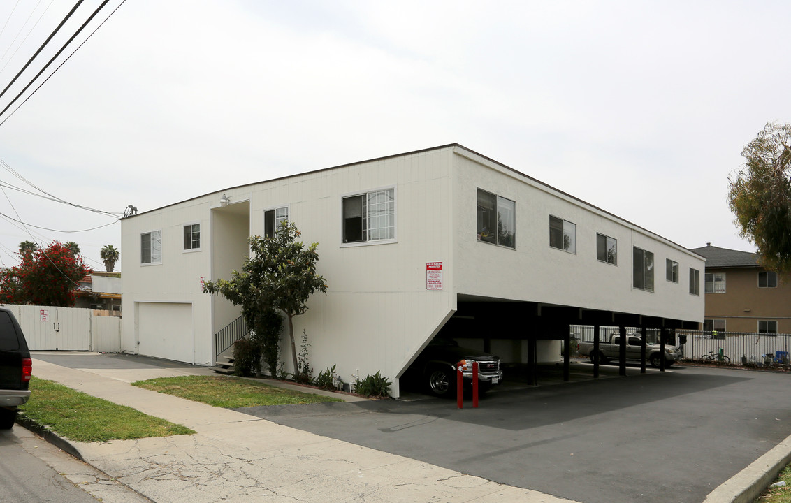 Grant Apartments in Oceanside, CA - Foto de edificio