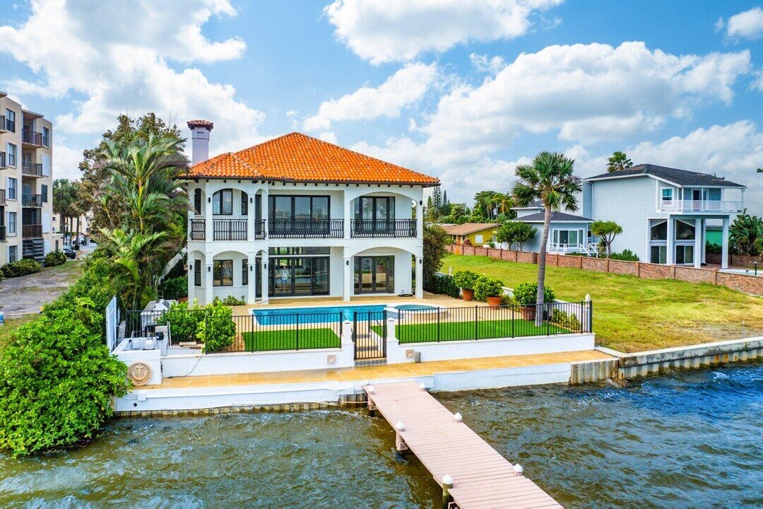1 18th Ave S in Lake Worth Beach, FL - Building Photo