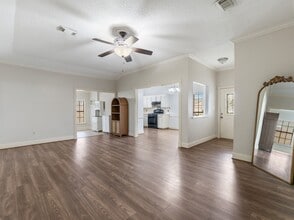 7 Columbella St in Bay City, TX - Building Photo - Building Photo