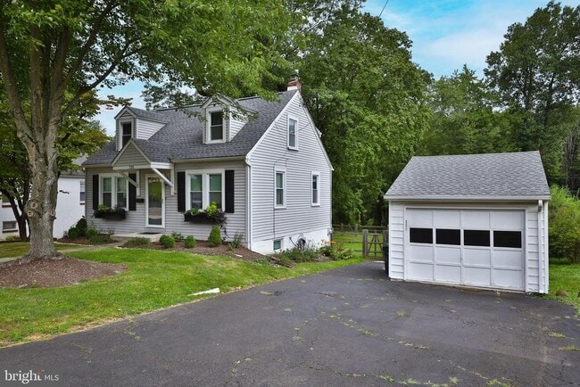 property at 732 N Tyson Ave