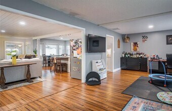 708 Deer Lake Dr in Virginia Beach, VA - Building Photo - Building Photo