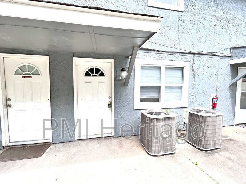 813 N Pleasant St in Springdale, AR - Building Photo