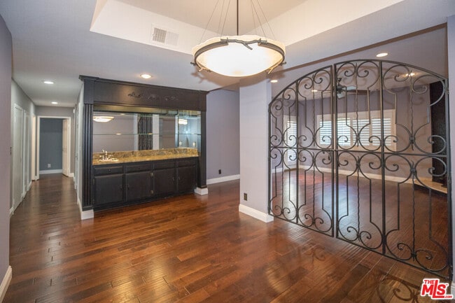 4355 Ventura Canyon Ave in Los Angeles, CA - Building Photo - Building Photo