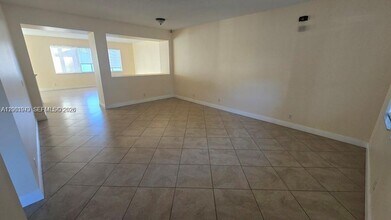 1010 SW Dubuque Ave in Port St. Lucie, FL - Building Photo - Building Photo