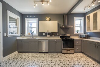 2037 W Estes Ave in Chicago, IL - Building Photo - Building Photo