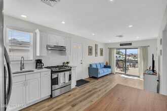 26 S Spinnaker Dr in Little Egg Harbor Township, NJ - Building Photo - Building Photo