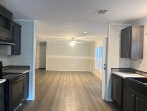 2243 Limerick Rd in Midway, GA - Foto de edificio - Building Photo