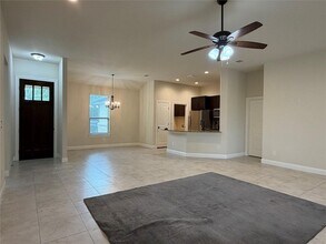 206 Fairway Cir in Leander, TX - Foto de edificio - Building Photo