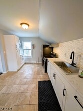 437 E 21st St in Paterson, NJ - Foto de edificio - Building Photo