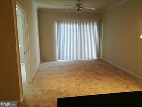 12905 Centre Park Cir-Unit -201 in Herndon, VA - Building Photo - Building Photo