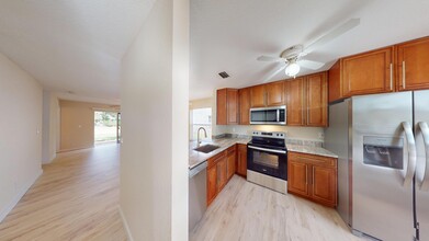 105 Pheasant Run Blvd in West Palm Beach, FL - Building Photo - Building Photo