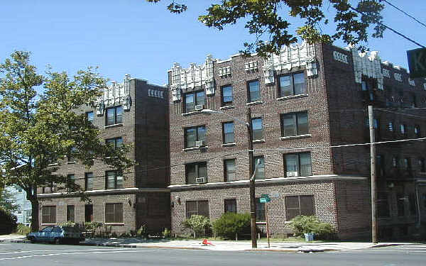 Ambassador Garden Apartments in Jersey City, NJ - Foto de edificio - Building Photo