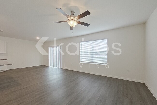 32028 Katelin Cir in Leesburg, FL - Building Photo - Building Photo
