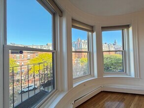 218 Newbury St in Boston, MA - Building Photo - Building Photo
