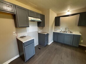 5548 Livingston Dr in Fayetteville, NC - Building Photo - Building Photo