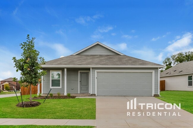 property at 1601 Parlier St