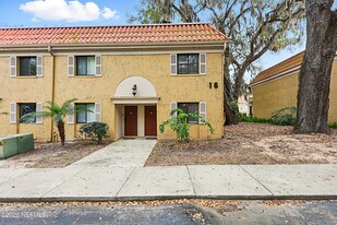 5811 Atlantic Blvd in Jacksonville, FL - Building Photo