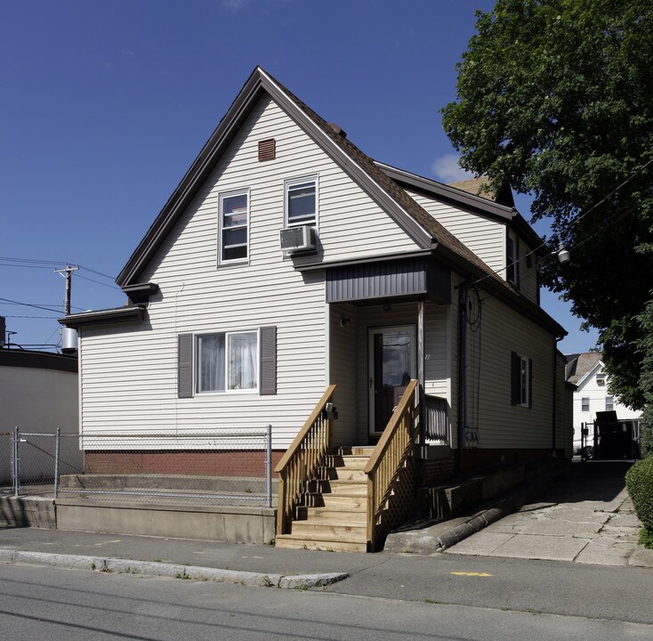 209-215 Belmont St in Brockton, MA - Building Photo