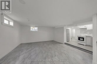 759 Essa Rd in Barrie, ON - Building Photo - Building Photo