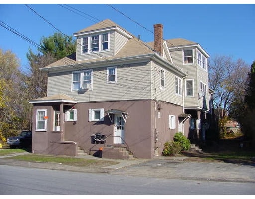 7 Marshall St in Clinton, MA - Foto de edificio