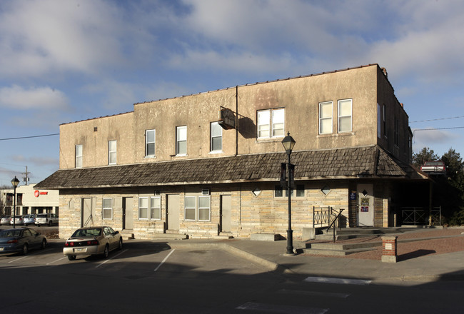 5702 S 77th St in Omaha, NE - Building Photo - Building Photo