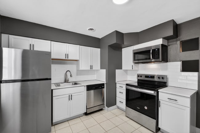 10235 Midland Blvd in St. Louis, MO - Building Photo - Building Photo