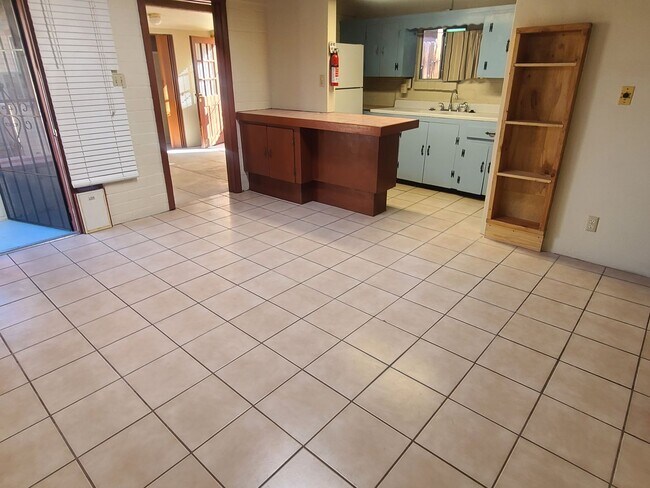 2924 N Estrella Ave-Unit -Estrella2924-B in Tucson, AZ - Building Photo - Building Photo