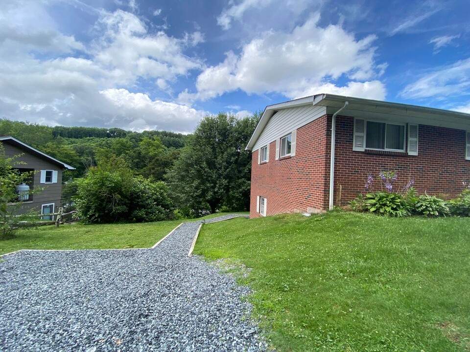 312 Clint Norris Rd in Boone, NC - Building Photo