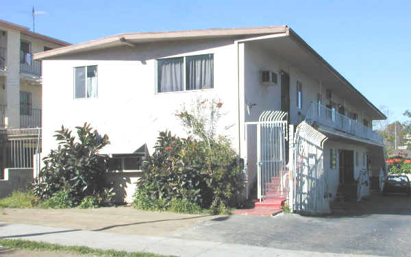 457 N Westmoreland Ave in Los Angeles, CA - Building Photo - Building Photo