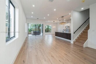 419 NE 16th Ave in Fort Lauderdale, FL - Building Photo - Building Photo