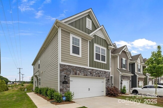 5207 Maynard Hl Dr in Monroe, NC - Building Photo - Building Photo