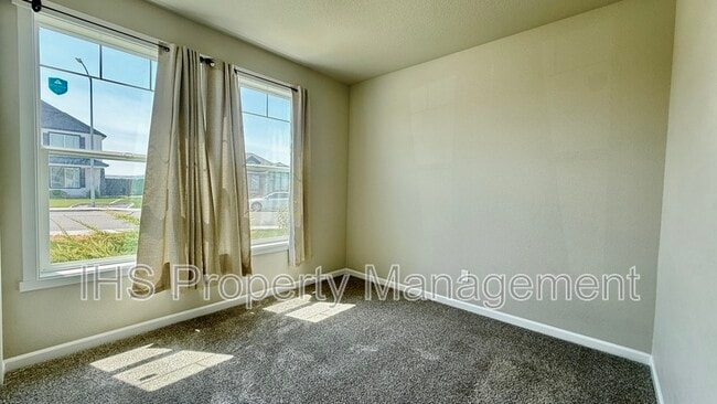 8412 Ballard Lp in West Richland, WA - Building Photo - Building Photo
