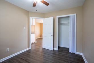 Pecan Grove Apartments in Conroe, TX - Building Photo - Interior Photo