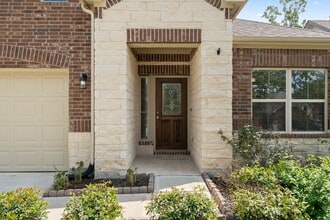 914 Golden Willow Ln in Conroe, TX - Foto de edificio - Building Photo