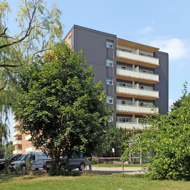 Roywood Towers in Toronto, ON - Building Photo - Building Photo