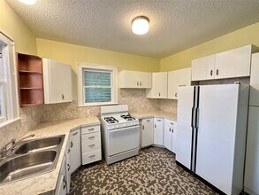 3828 Avenue S 1/2 in Galveston, TX - Building Photo - Building Photo