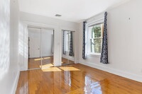 46 Cameron St, Unit 2 in Brookline, MA - Foto de edificio - Building Photo