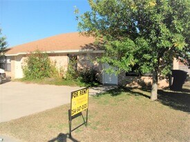 306 Horseshoe Dr, Unit #A in Copperas Cove, TX - Building Photo