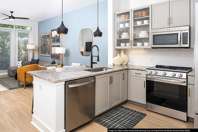 5050 Capitol Ave, Unit 354 in Dallas, TX - Foto de edificio - Building Photo