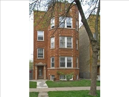 7448 N Artesian Ave in Chicago, IL - Building Photo