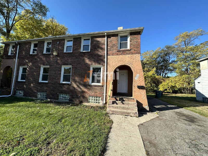 6136-6138 Ray Ave in Hammond, IN - Building Photo