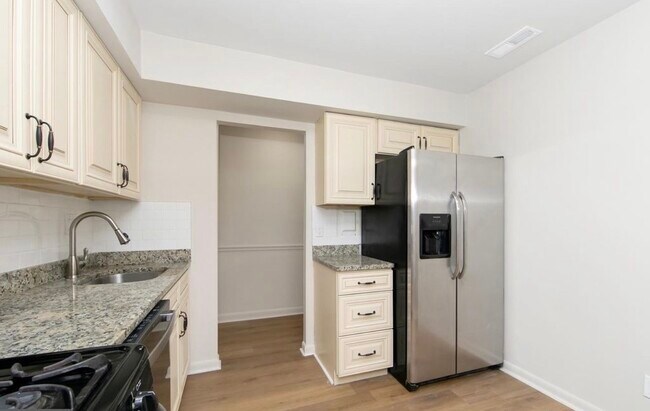 222 Echelon Rd, Unit 222 Echelon Rd Apt 8 in Voorhees, NJ - Foto de edificio - Building Photo