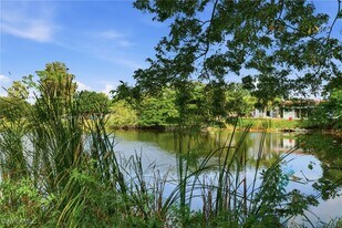 4518 W Alhambra Cir in Naples, FL - Building Photo