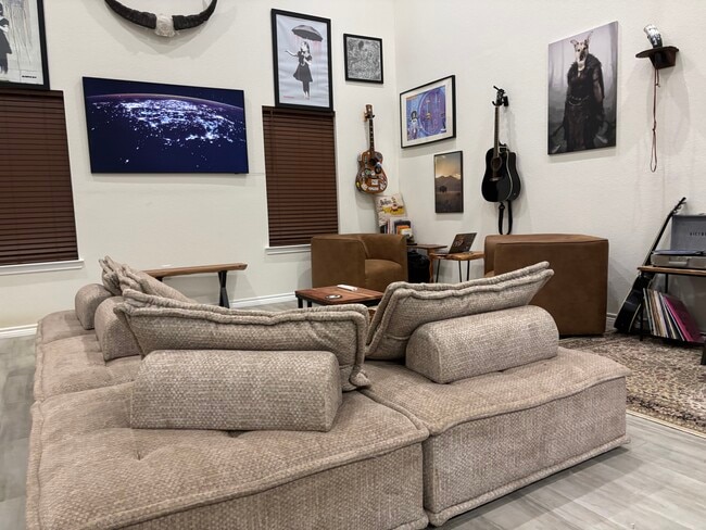 2463 Mohawk Bnd, Unit 1 Red in Willis, TX - Building Photo - Building Photo